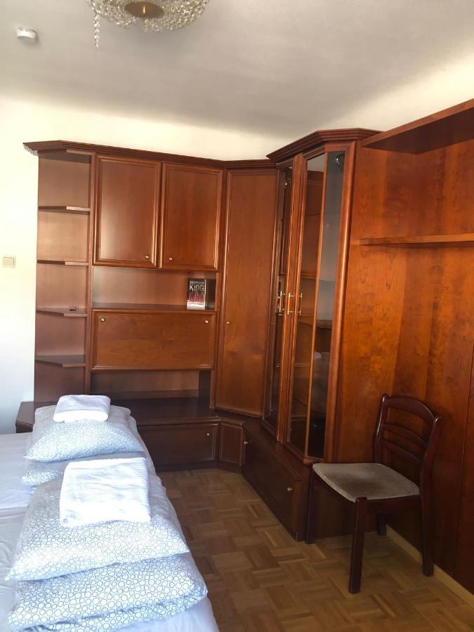 A Private Room In A Shared Apartment Wien Eksteriør billede